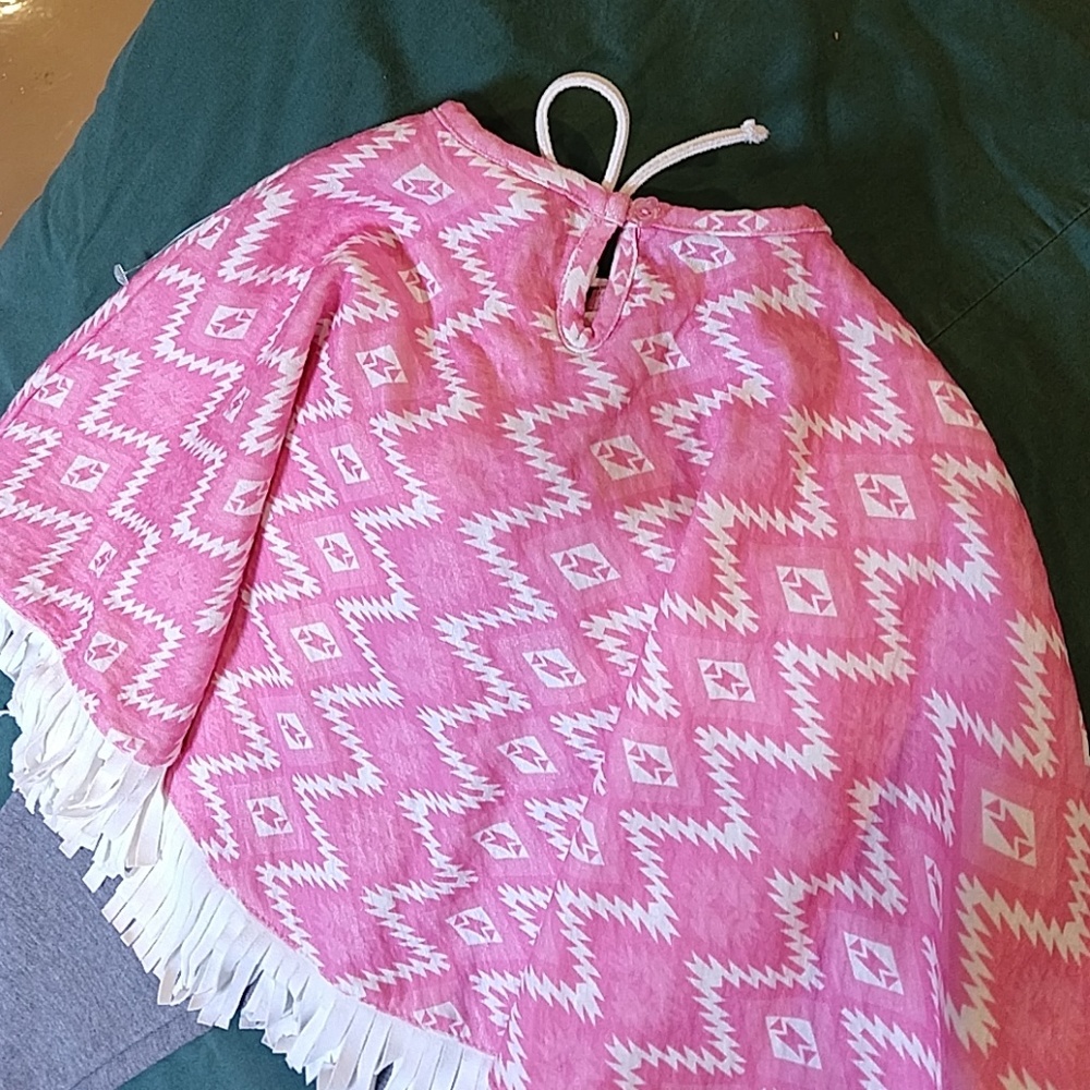 CachCach cape and pants - Picture 5 of 5
